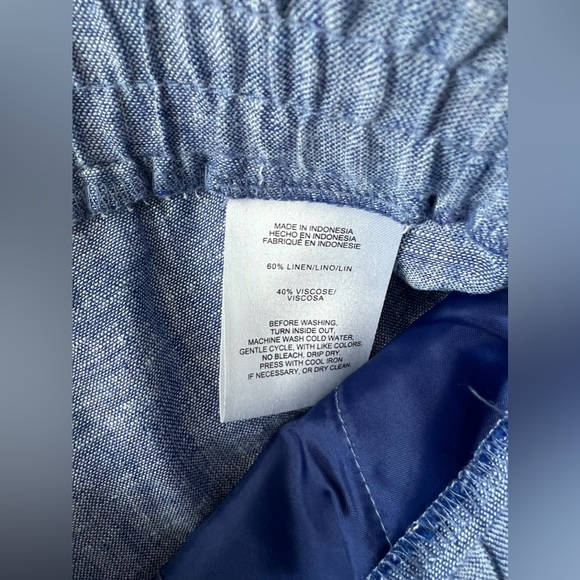 NWOT Jones New York Signature capri pants. Stretch waist. Easy wear.Comfortable. - Picture 6 of 12